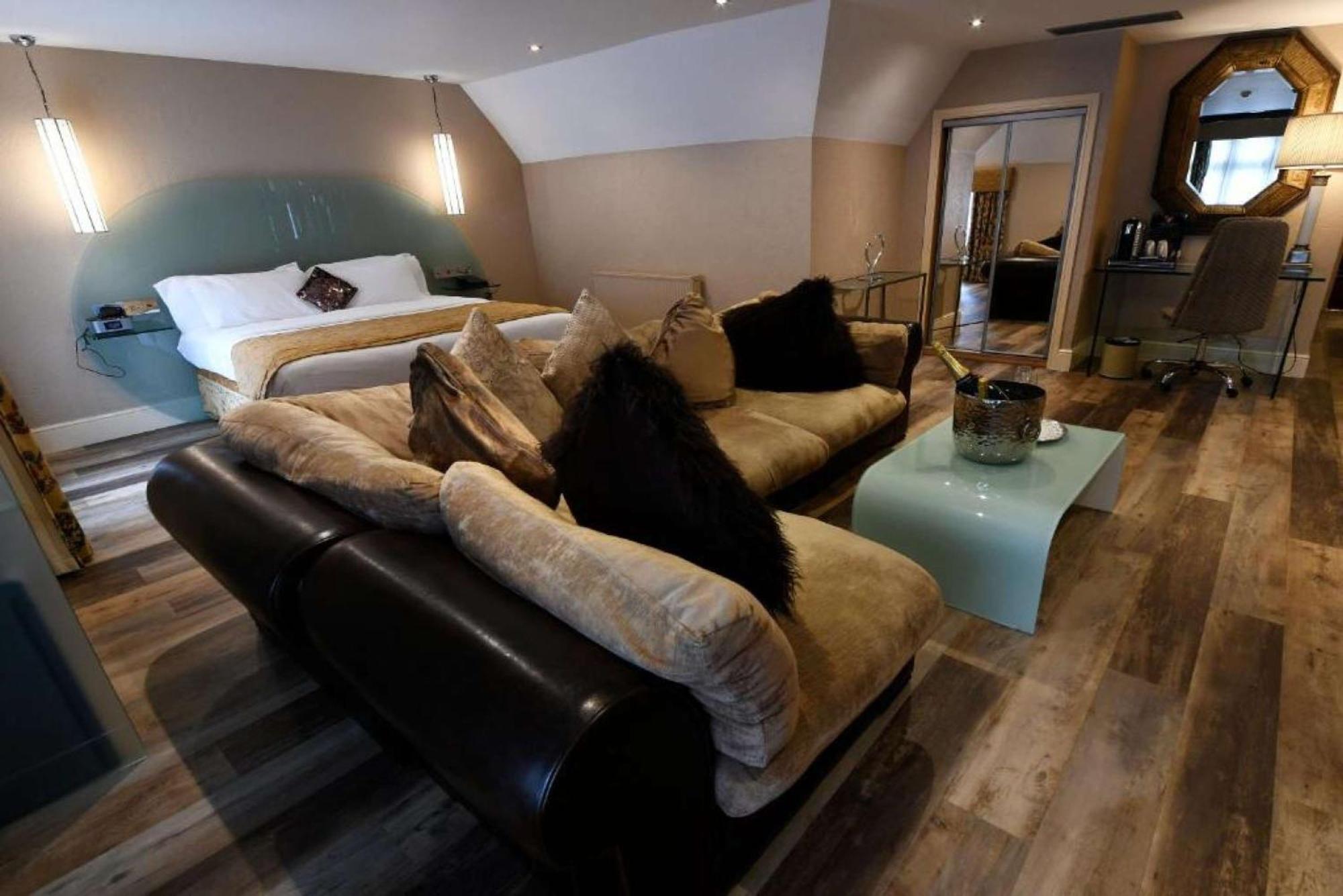 Hotel Western Premier Mount Pleasant 4*